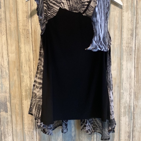 Roz & Ali Black & Silver Sleeveless Hi-Lo Blouse | Size medium - Picture 9 of 9